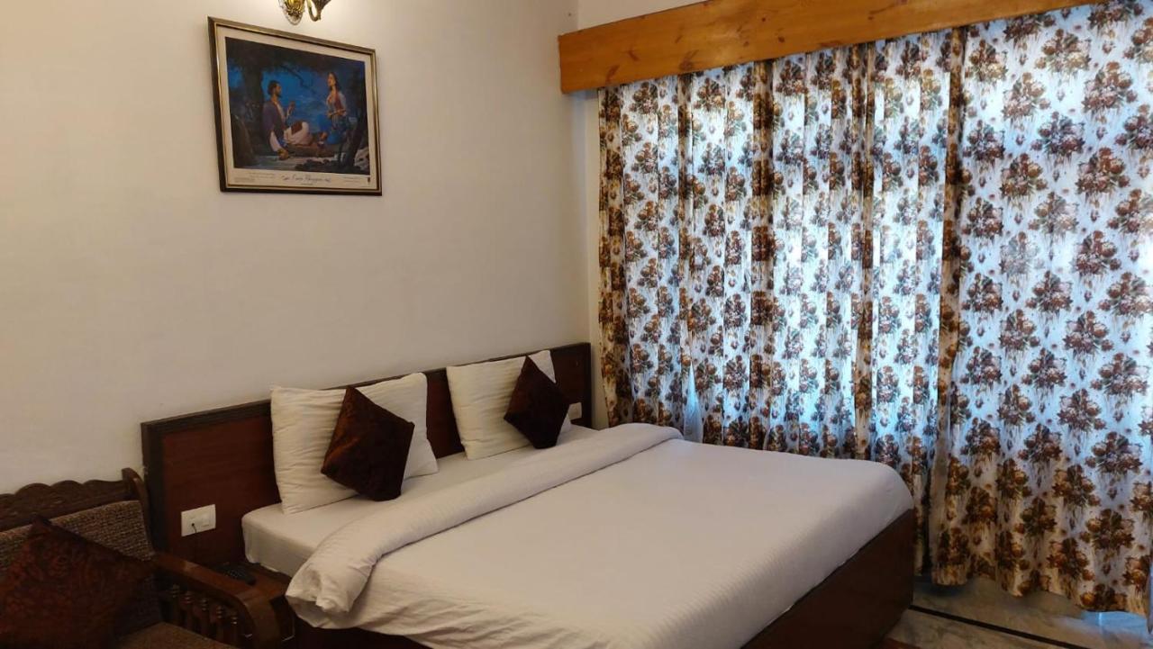 Hotel Sunshine Дармсала Экстерьер фото